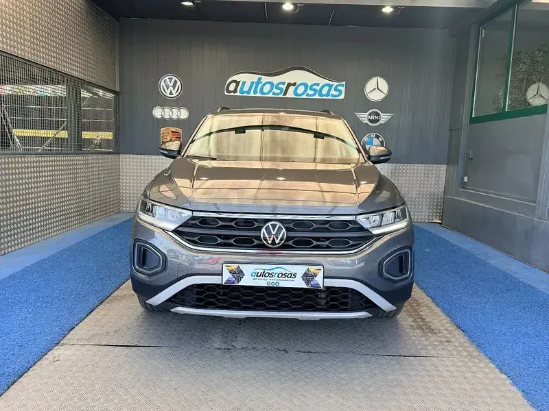Usado VW T-Roc Advance 115 CV (84 kW) 2021 Gris / plata SUV