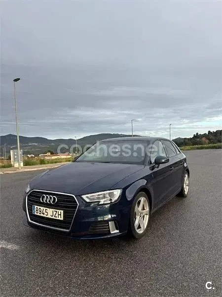 Usado Audi A3 Sport 110 CV (80 kW) 2017 Azul Berlina