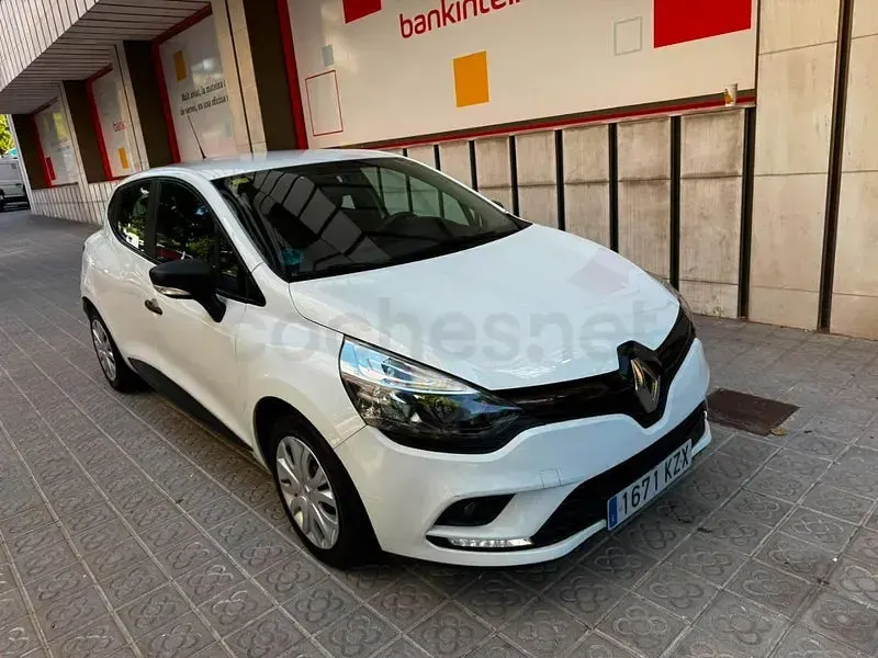 Usado Renault Clio IV Business 76 CV (55 kW) 2019 Blanco Berlina