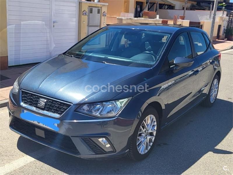 Usado Seat Ibiza Style 95 CV (69 kW) 2018 Gris / plata Utilitario
