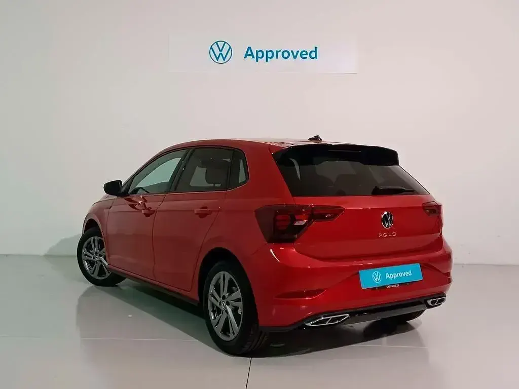 Usado VW Polo R-line 110 CV (80 kW) 2023 Rojo Utilitario