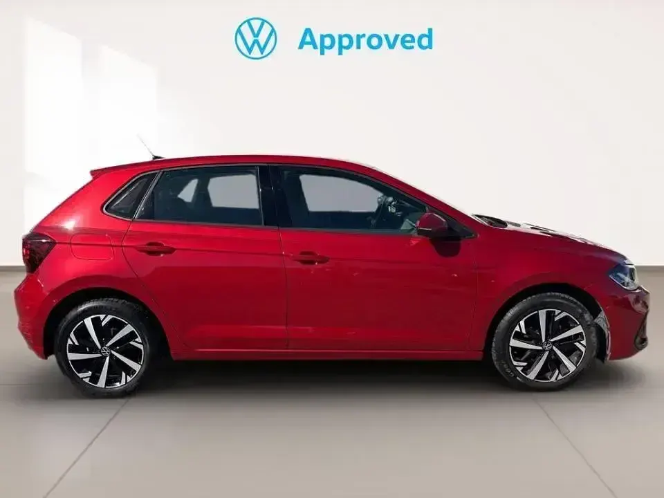 Occasion VW Polo Life 95 PK (69 kW) 2022 Rood Hatchback