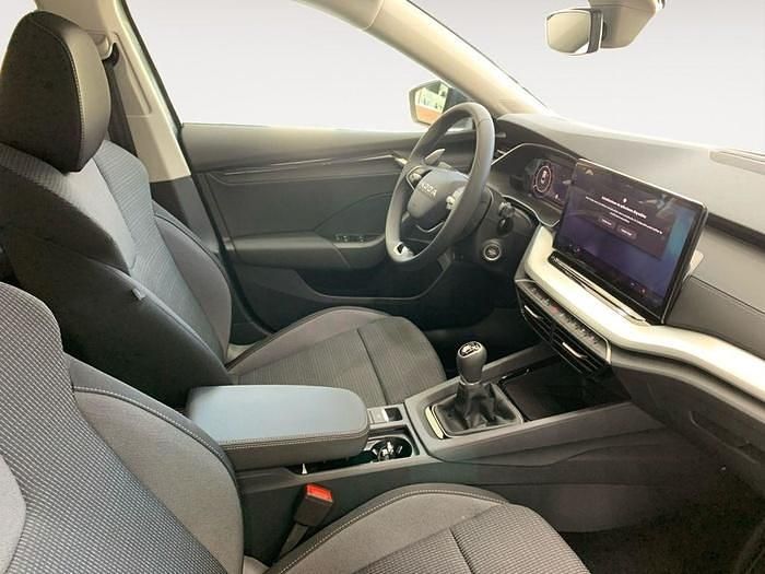 Nuevo Skoda Octavia Selection 116 CV (85 kW) 2025 Gris Berlina
