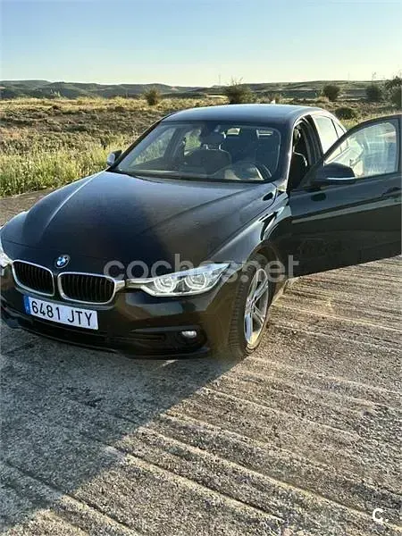 Usado BMW 318 Comfort Edition 150 CV (110 kW) 2016 Negro Berlina