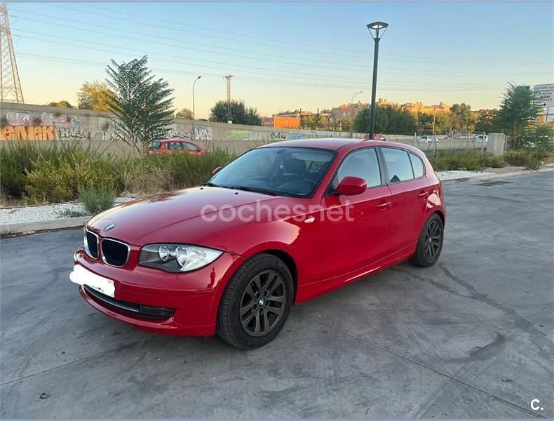 Rojo Usado 2009 BMW 118 Utilitario | 8000 € (Precio justo) - Imagen 1/4