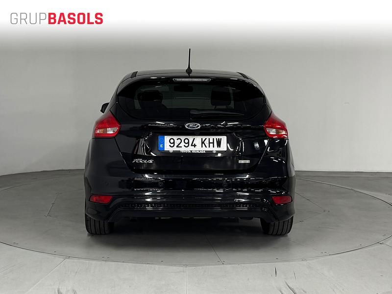 Usado Ford Focus ST-Line 125 CV (91 kW) 2018 Negro Berlina