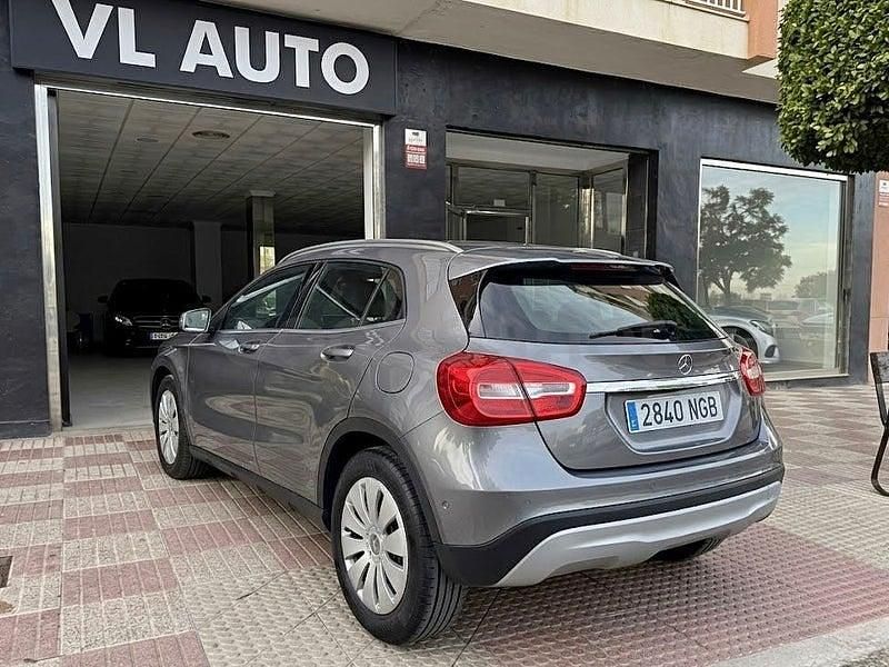 Käytetty Mercedes GLA200 Urban 136 HP (100 kW) 2015 Harmaa Katumaasturi
