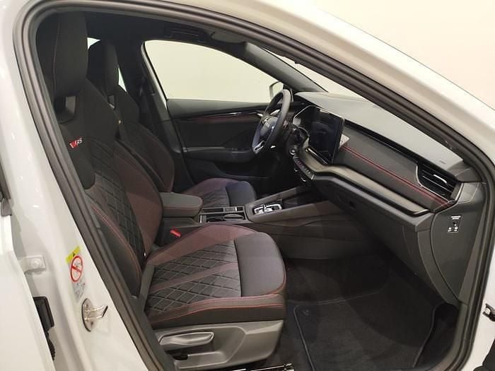 Usado Skoda Octavia RS 265 CV (194 kW) 2025 Blanco