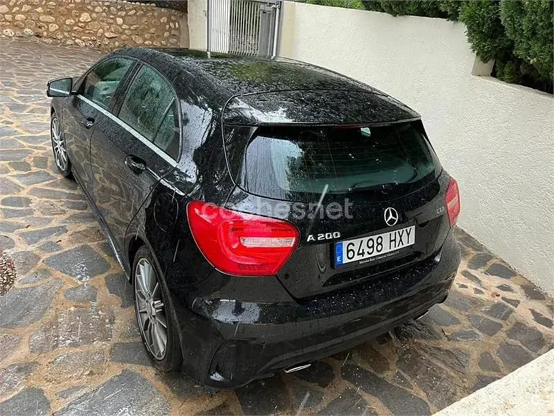 Usado Mercedes A200 AMG line 136 CV (100 kW) 2014 Negro Utilitario