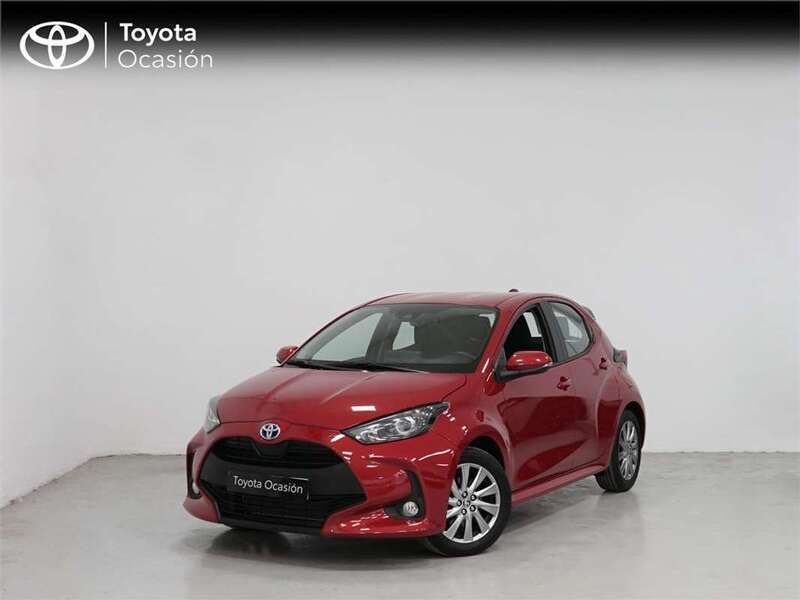 Rojo Usado 2024 Toyota Yaris Hybrid Active Monovolumen | 19.900 € (Precio justo) - Imagen 1/4