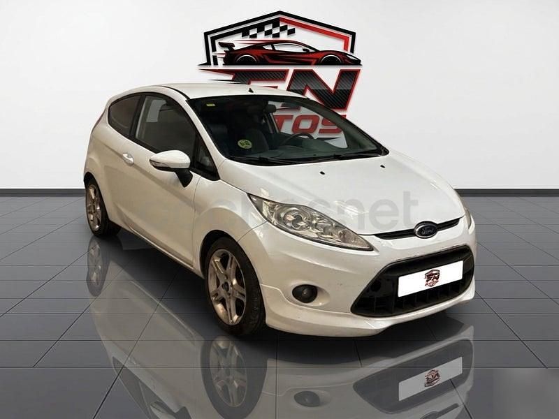 Usado Ford Fiesta Sport 95 CV (69 kW) 2011 Blanco Utilitario