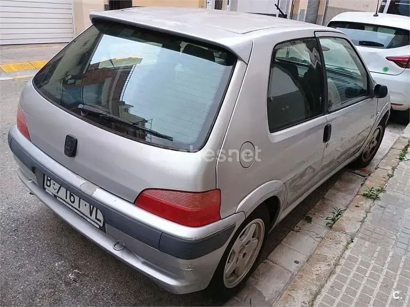 Usado Peugeot 106 Sport 75 CV (55 kW) 1999 Gris / plata Utilitario