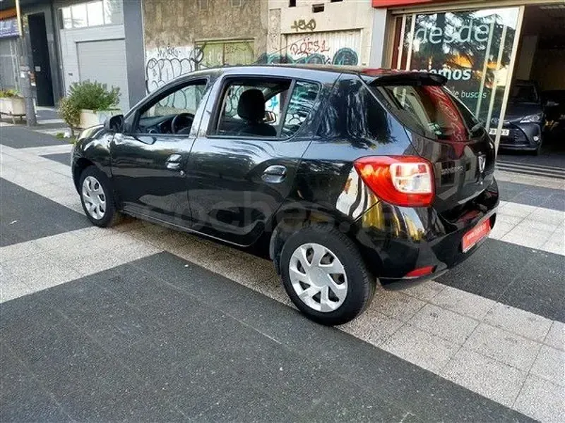 Usado Dacia Sandero Lauréate 75 CV (55 kW) 2013 Negro Berlina