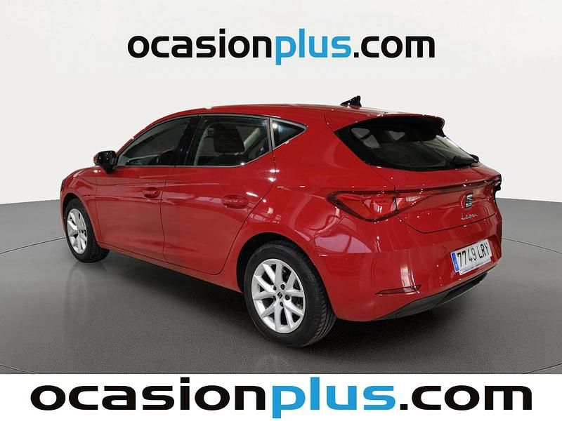 Usado Seat Leon Reference 90 CV (66 kW) 2021 Rojo Berlina