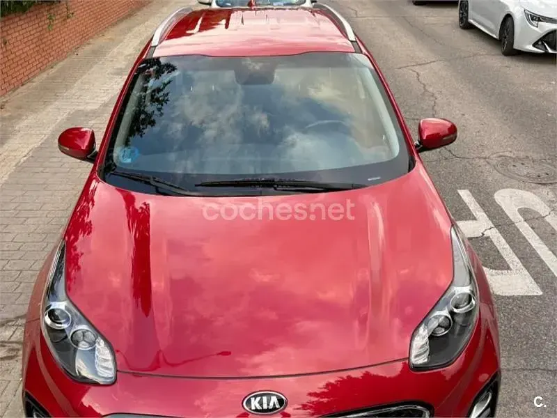 Usado Kia Sportage 115 CV (84 kW) 2019 Granate SUV
