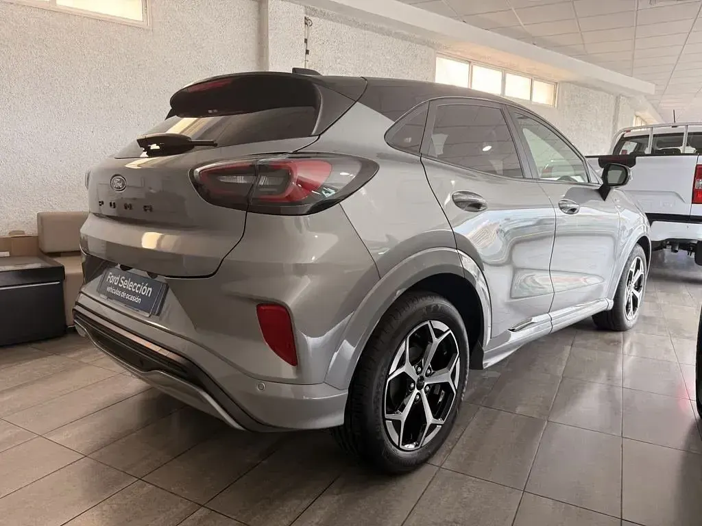 Usado Ford Puma ST-Line 125 CV (91 kW) 2025 Plata solar (metalizado) SUV