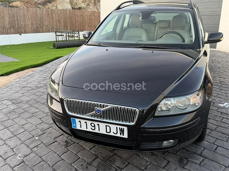 Usado Volvo V50 Momentum 136 CV (100 kW) 2005 Azul Familiar