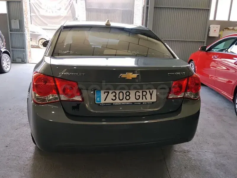 Usado Chevrolet Cruze LT 150 CV (110 kW) 2009 Gris / plata Berlina