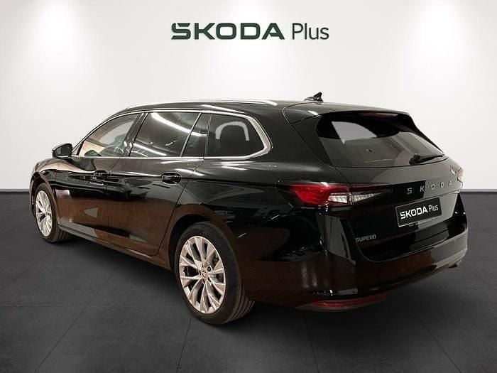 Negro Usado 2024 Skoda Superb Selection Familiar | 32.300 € (Buen precio) - Imagen 1/4