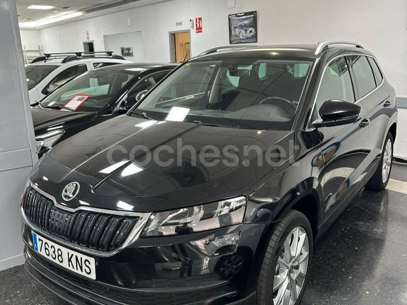 Negro Usado 2018 Skoda Karoq Ambition SUV | 16.950 € (Un poco caro) - Imagen 1/4
