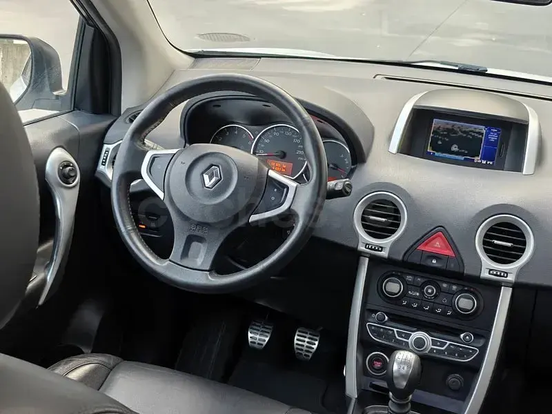 Usado Renault Koleos Dynamique 150 CV (110 kW) 2010 Blanco SUV
