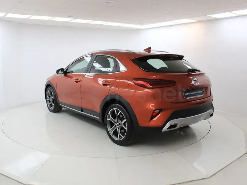 Usado Kia XCeed 120 CV (88 kW) 2022 Naranja SUV