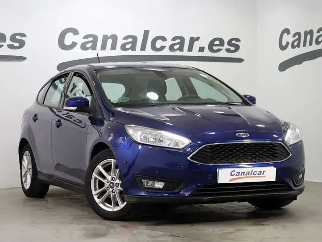 Usado Ford Focus Trend+ 125 CV (91 kW) 2017 Azul Familiar