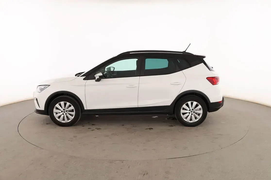 Usado Seat Arona Style 110 CV (80 kW) 2021 Blanco SUV