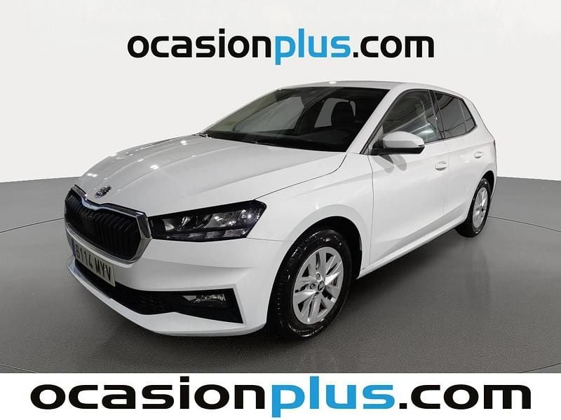 Usado Skoda Fabia Selection 95 CV (69 kW) 2025 Blanco Utilitario