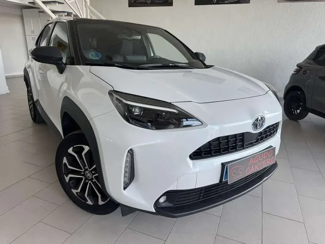 Usado Toyota Yaris Cross Connect Style 116 CV (85 kW) 2022 Blanco SUV