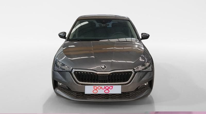 Usado Skoda Scala Ambition 95 CV (69 kW) 2024 Gris Utilitario