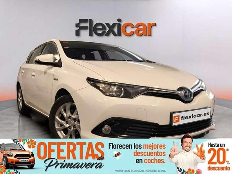 Usado Toyota Auris Hybrid Active 136 CV (100 kW) 2019 Blanco Utilitario