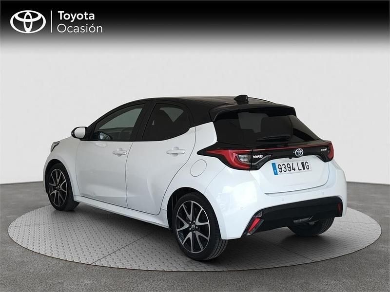 Usado Toyota Yaris Hybrid Style 116 CV (85 kW) 2022 Otro Monovolumen