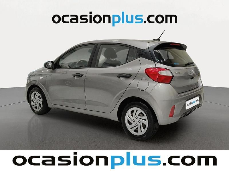 Usado Hyundai i10 67 CV (49 kW) 2022 Gris Utilitario