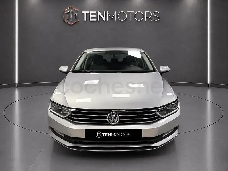 Usado VW Passat Edition 150 CV (110 kW) 2018 Gris / plata Berlina