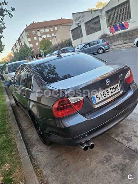 Usado BMW 325 218 CV (160 kW) 2005 Granate Berlina