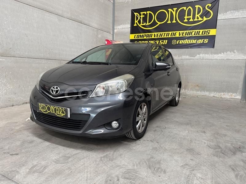 Usado Toyota Yaris Active 69 CV (50 kW) 2012 Gris / plata Berlina