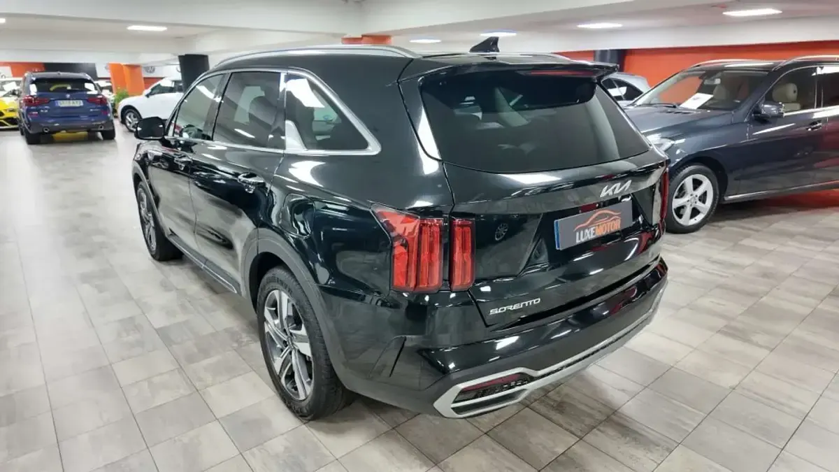 Usado Kia Sorento Plus 232 CV (170 kW) 2024 Negro SUV