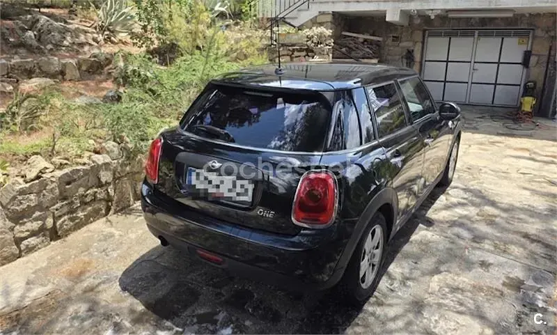 Usado Mini ONE 102 CV (75 kW) 2015 Negro Utilitario