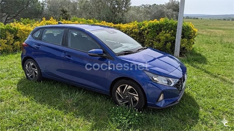 Usado Hyundai i20 100 CV (73 kW) 2022 Azul Utilitario