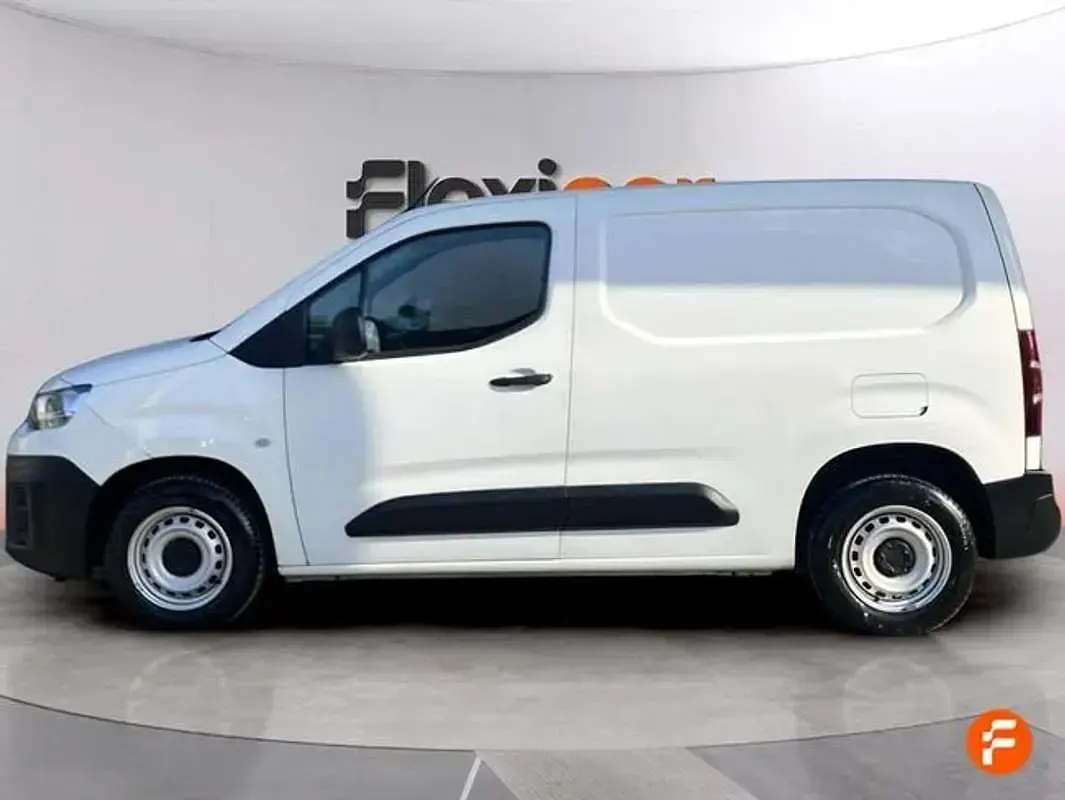 Usado Citroën Berlingo 102 CV (75 kW) 2022 Blanco Monovolumen