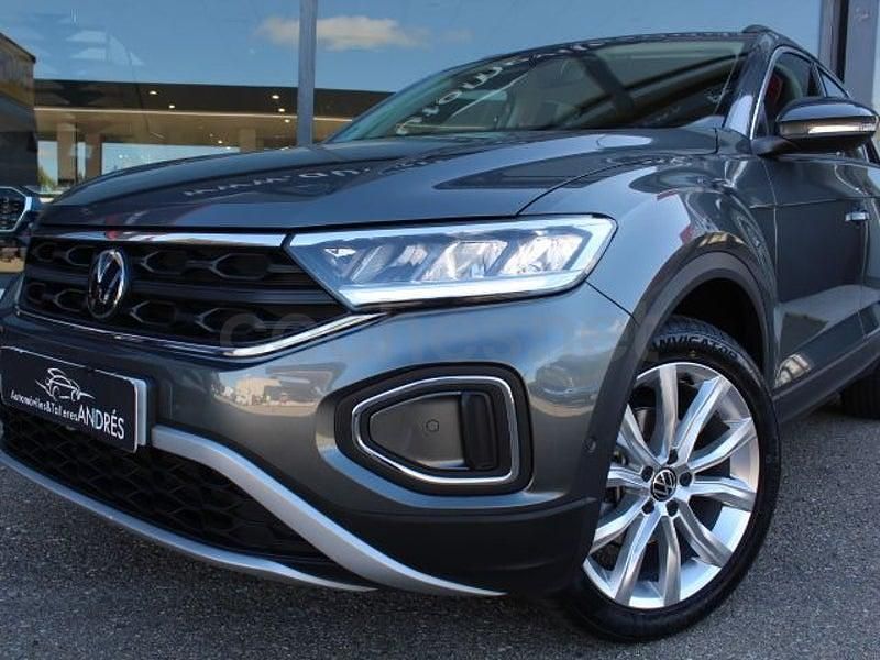 Usado VW T-Roc Life 150 CV (110 kW) 2023 Gris / plata SUV