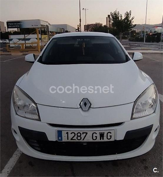 Blanco Usado 2010 Renault Mégane III Berlina | 5900 € (Precio justo) - Imagen 1/4