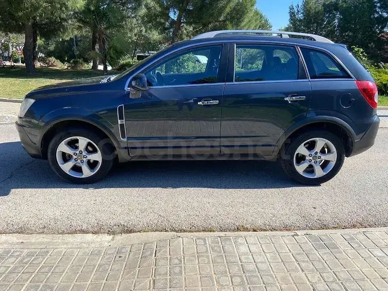 Usado Opel Antara Cosmo 150 CV (110 kW) 2009 Gris / plata SUV
