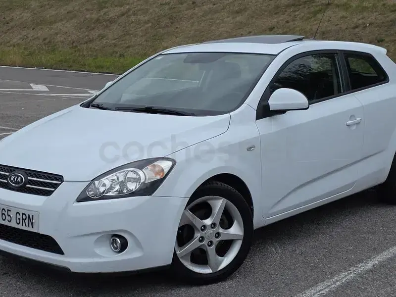 Usado Kia ProCeed 143 CV (105 kW) 2009 Blanco Utilitario