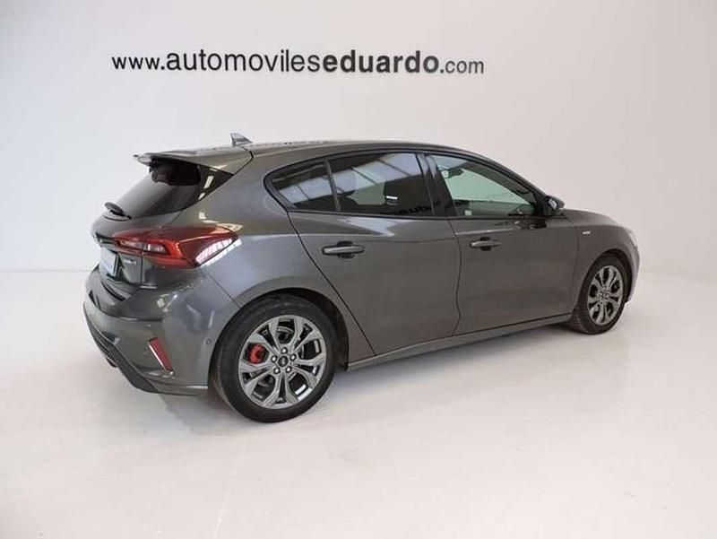 Usado Ford Focus ST-Line 125 CV (91 kW) 2023 Gris Familiar