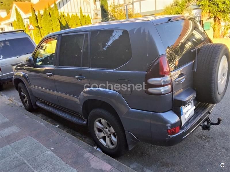 Usado Toyota Land Cruiser 166 CV (122 kW) 2006 Gris / plata SUV