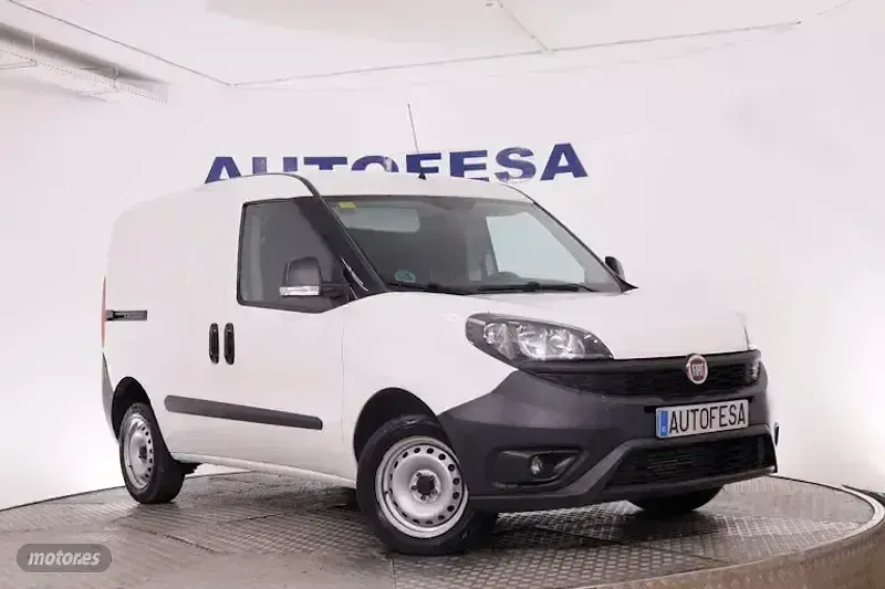 Usado Fiat Doblò 95 CV (69 kW) 2019 Blanco Monovolumen