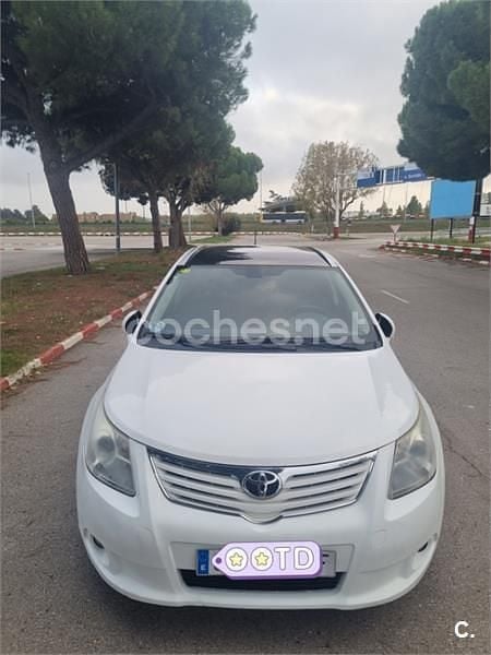 Blanco Usado 2010 Toyota Avensis Executive Familiar | 4500 € (Buen precio) - Imagen 1/4