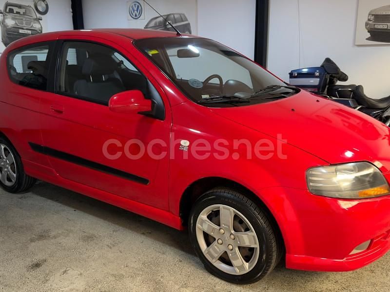 Rojo Usado 2008 Chevrolet Kalos SE Berlina | 3490 € (Precio justo) - Imagen 1/4